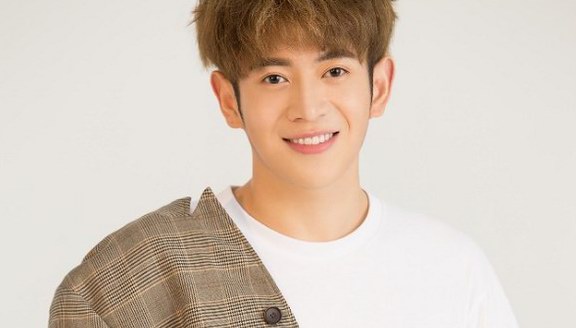 《長相守》火熱開播！全能偶像李星辰本色出演小可愛“素輝”被贊搞笑擔當！
