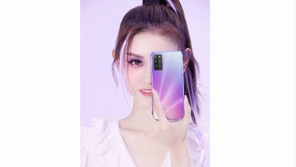 榮耀30青春版攜手完美日記打造彩妝大片，破圈聯(lián)動(dòng)開(kāi)啟5G炫彩青春