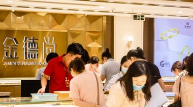 從德誠(chéng)集團(tuán)秋冬訂貨會(huì)火爆情況，看戰(zhàn)略轉(zhuǎn)型背后的秘密