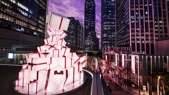 跨年必去的許愿地，華為全球旗艦店巨型禮盒燈等你來(lái)打卡！