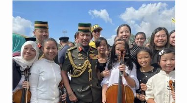 吳尊女兒NeiNei在文萊國王面前演奏大提琴，真的優秀！