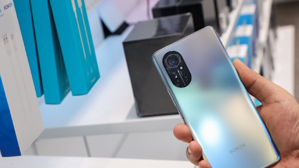 榮耀V40系列再添一員，榮耀新品真機圖曝光