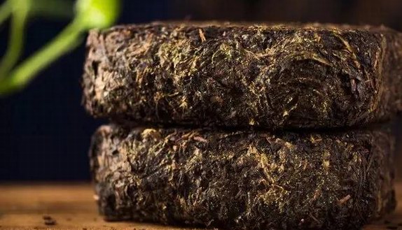 黑茶為什么要煮著喝，黑茶里茶梗有什么好處？