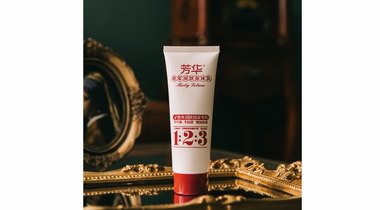 換季已成老年皮膚問題高發期——用「芳華」老年潤膚乳，輕松告別干、癢、味！