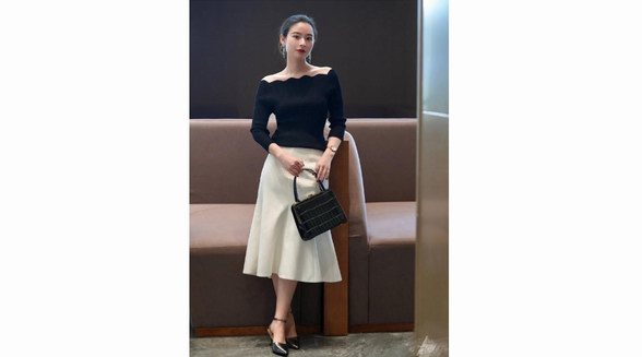 35歲女人怎么穿衣服好看又適合年齡段呢？