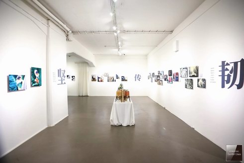 康寧大猩猩玻璃“她們·堅韌傳遞”主題攝影藝術展北京開幕