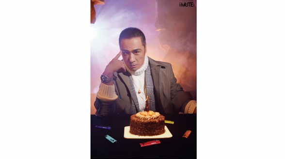 潮男必備單品，與吳鎮宇、劉怡潼一起，卡塔一下，火力全開！