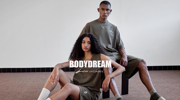 BODYDREAM x 52TOYS：簡約潮服與國創變形機甲的奇妙化學反應
