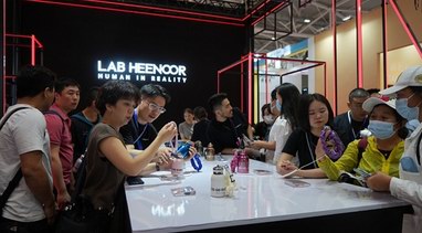 LAB HEENOOR深圳行，展會(huì)兼具未來(lái)感與科技感，現(xiàn)場(chǎng)人氣爆棚