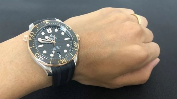它，最“豪華”的歐米茄海馬300米潛水表