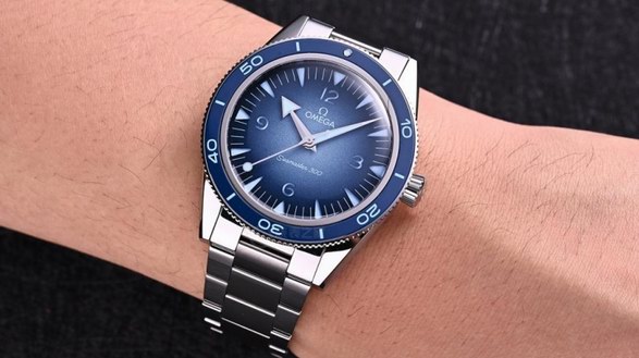 專業潛水表的先驅 海馬300腕表Summer Blue款