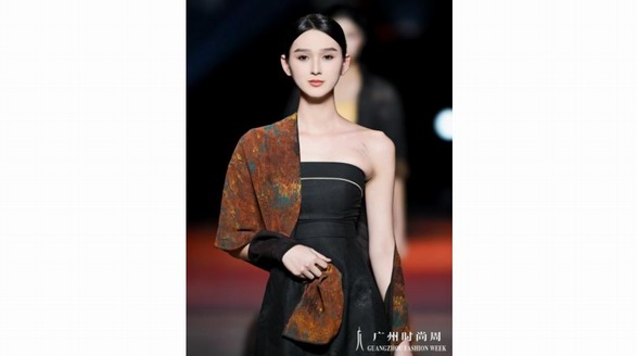 德倫香絲閃耀廣州時尚周，創始人帥常英榮膺“灣區時尚品牌設計師十杰”