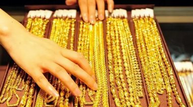 金價“跳水了”！國內(nèi)金飾價格一夜之間暴跌16元每克！重回7字頭