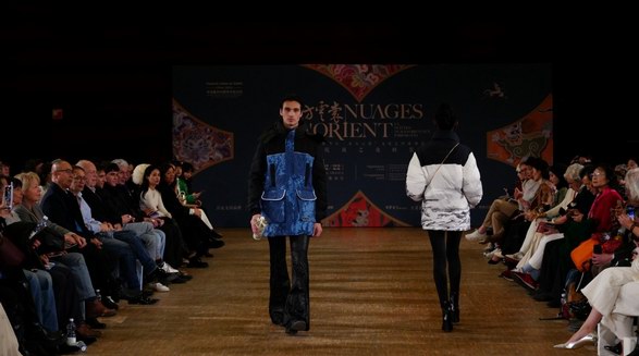 唯一受邀羽絨服品牌，雅鹿榮耀綻放法國(guó)盧浮宮