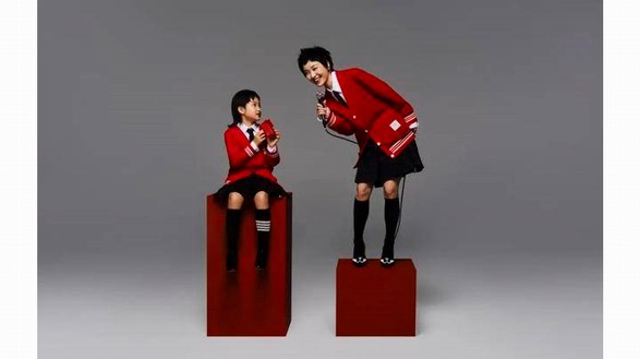 郭采潔、yider、asr演繹Thom Browne 2025新年大片“夢的狂想曲”
