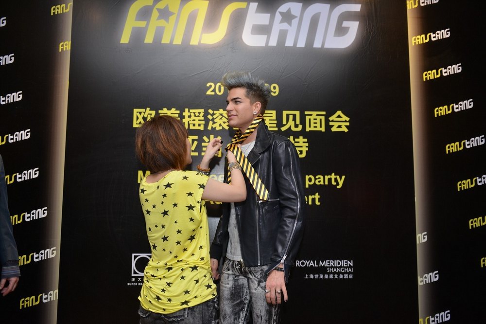 美國猶太裔流行歌手、舞臺劇演員亞當-蘭伯特與Fanstang（粉絲堂）正式簽約