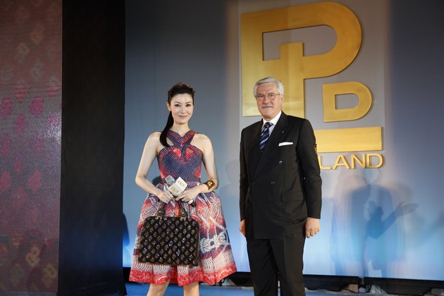 意大利設計女包品牌POWERLAND 2012秋冬系列新品發(fā)布