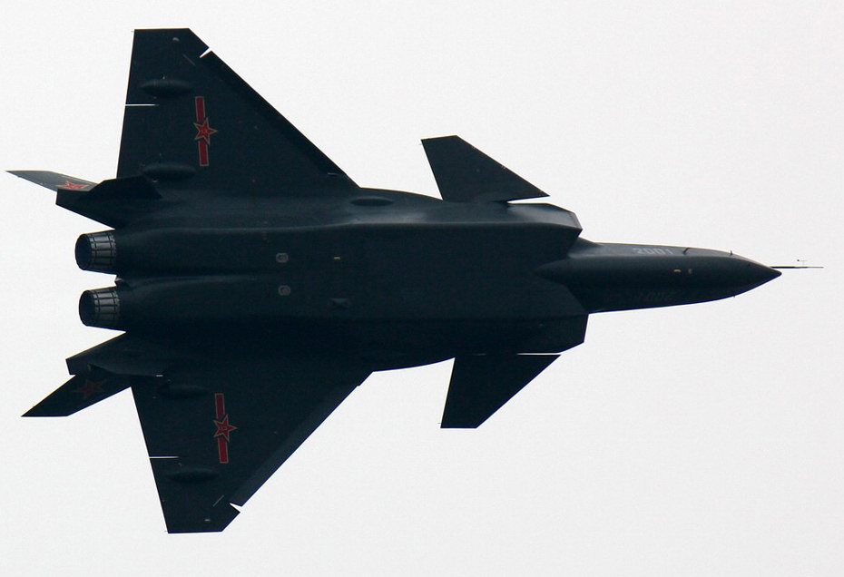 殲20圖片:殲20戰斗機資料圖片  中國殲20最新消息 J-20性能參數