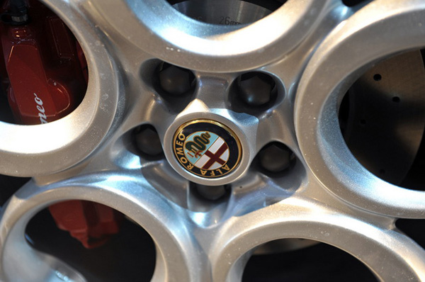 Alfa Romeo 4C 跑車量產版現身日內瓦車展