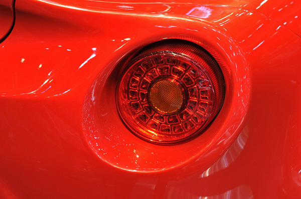 Alfa Romeo 4C 跑車量產版現身日內瓦車展