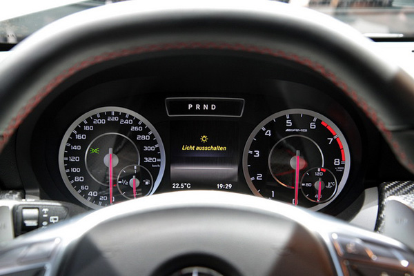 奔馳于日內瓦車展發(fā)表「A45 AMG」高性能掀背車
