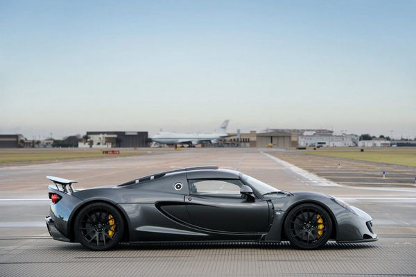 Hennessey Venom GT 打破0-300KM/H加速紀錄