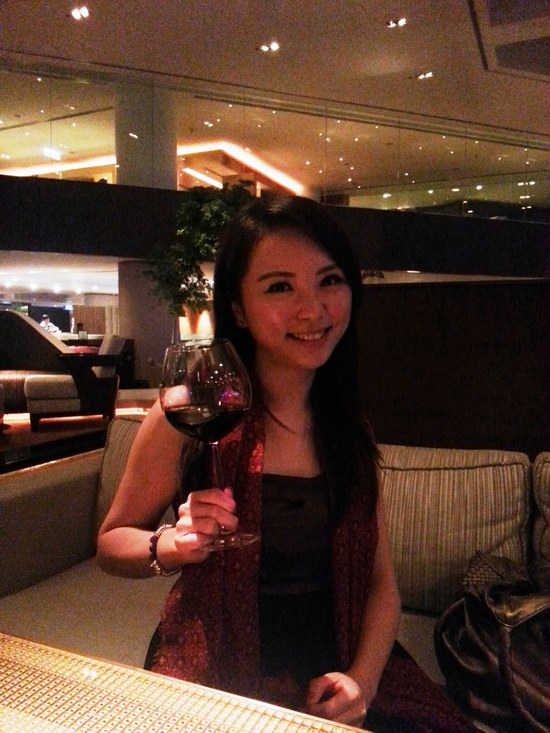 李青融 Levia（筆名/青融煉金），曾參選《2012香港小姐》及任職無線電視臺(TVB)實習主播